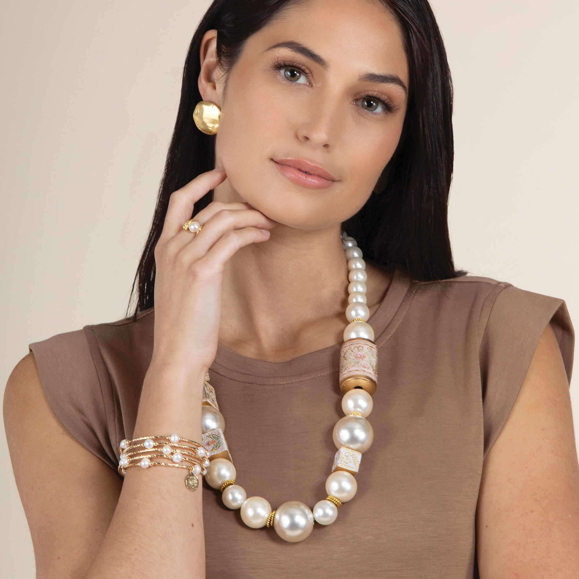 Vintage-Inspired Beaded Jacquard Necklace